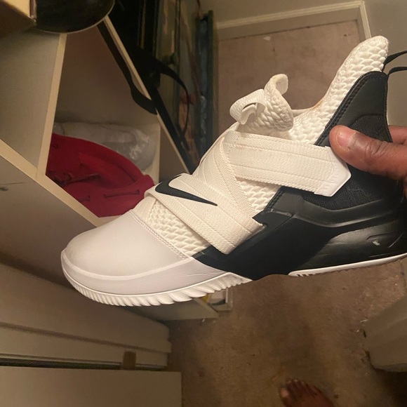 Lebron James Nike - Picture 2 of 4